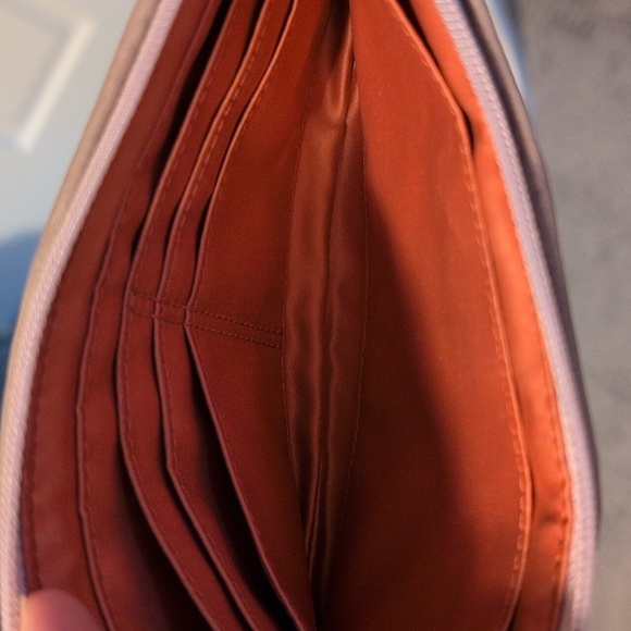 Coach Puffy Quilted Orange and Purple Chevron Wristlet with COA - Picture 6 of 7